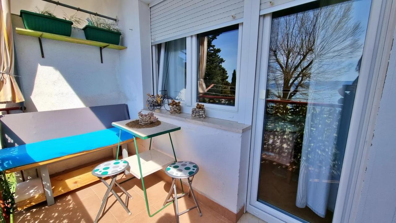 Apartment Tica Омиш Экстерьер фото